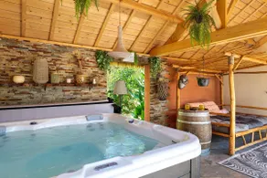 Voll ausgestattete Villa mit Pool, Whirlpool und Terrasse | Gartenblick | Perfekt für die Arbeit von Zuhause - Image 3