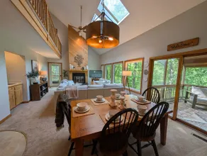 Foxwood at Stoney Creek Wintergreen & Wine Trail - Image 3