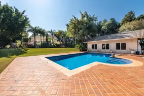 Villa with Pool in Vila Real Luxury Condominium - Image 4