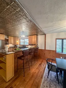 Mountain Escape on 1000 Acres Secluded Retreat - Image 2