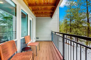 Beautiful condo at Seventh Mountain with shared ho - Image 4
