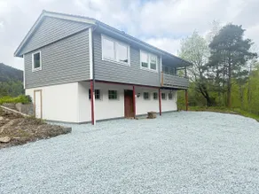 House with a view over the lake - Image 3