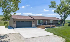 Cozy rural ranch home, sleeps 10 - Image 2
