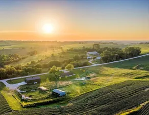 Cozy rural ranch home, sleeps 10 - Image 5