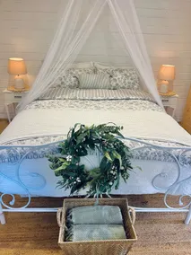 Buttercup Bungalow - Image 3
