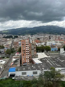 Beautiful View Downtown Apartment - Image 4