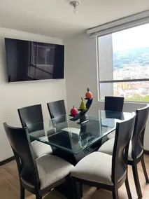 Beautiful View Downtown Apartment - Image 3