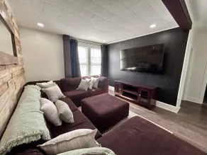 Delco’s Rustic Hideaway! - Image 3
