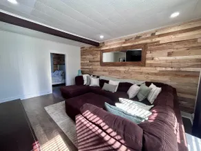 Delco’s Rustic Hideaway! - Image 2