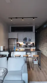 Modern Downtown Stay - Image 5