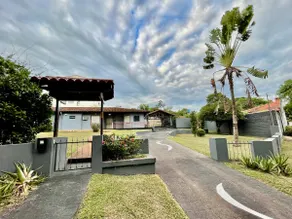 Spacious Private House with Quincho and Large Patio - Image 3