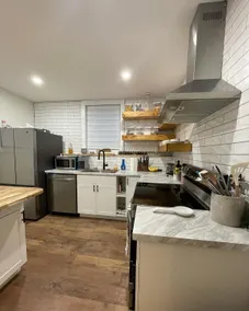 HSC | MUN | Mall | Downtown | Airport | 2BR 1 Bath - Image 4