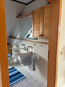 Beautiful attic apartment with balcony in Osloß - Image 3