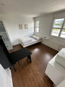 Studio with bathroom & balcony - Image 5