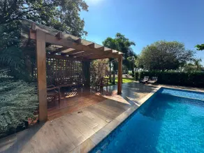 High-End Farmhouse with Heated Pool - Image 2