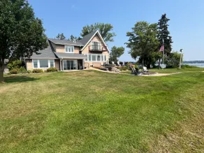 Lake House On The Point - Image 2
