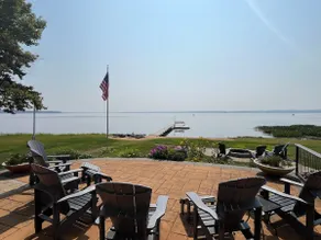 Lake House On The Point - Image 4