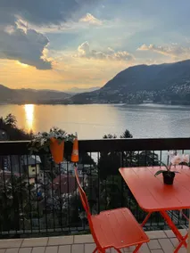 The view Lake ,Appartamento Blevio Fronte lago Como - Image 2