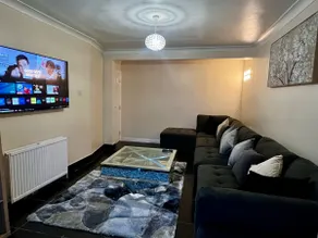 Luxurious Cozy London Holiday Home - Image 3