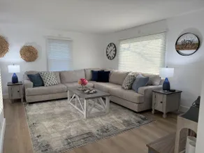Fresh Remodel-Sleeps 4-Comfy Furniture-In Town - Image 3