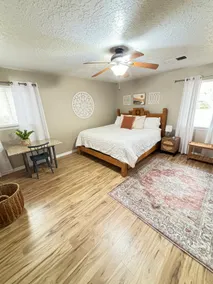 Cozy 3BR home w/ Spacious Yard - Image 2