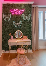 Dolly’s Pink Palace: Rooftop Deck - Image 3