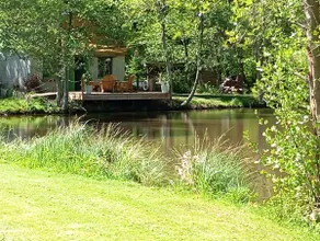 Cabin with pond - Image 3