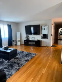 Spacious & Cozy 3 bedroom - Image 3