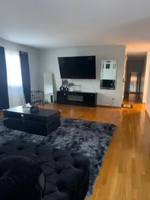 Spacious & Cozy 3 bedroom - Image 4