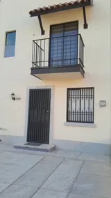Family home, South of the City, pool access - Image 4