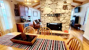 The Fireside Lakehouse - Image 4