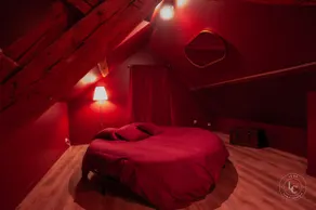 La Maison d’Arc Romantic Spa Escape - Image 2