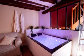 La Maison d’Arc Romantic Spa Escape - Image 3
