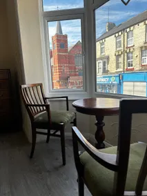 Lovely Flat Above Local Bar - Image 3