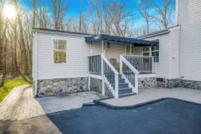 Cozy and private annex - Image 3