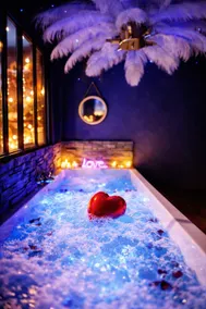 Starry Night & XXL Spa – THE 7TH HEAVEN SUITE - Image 2
