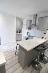 4 bed 2 bath House in medway - Image 4