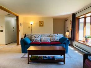 Youyo Beach Lakefront Home in Cheboygan, Michigan - Image 4