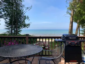 Youyo Beach Lakefront Home in Cheboygan, Michigan - Image 3