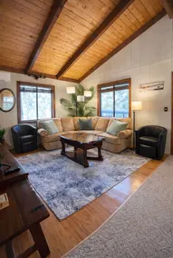 Cozy Cabin in Heart of Conway - Image 2
