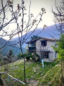 The Hermit Studio ~Private Wood & Stone Cottage~ - Image 2
