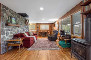 Wonder-View Lodge with Hot Tub and Panoramic Mount - Image 2