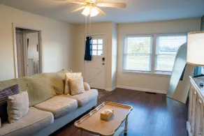 2 bed, 1 bath home - Image 2