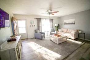 New, Relaxing, 3 mins to Missouri Valley College! - Image 2
