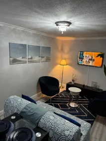Enjoy Entire Cosy 2 bedroom flat - Image 4