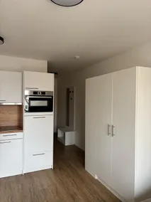 Queen Apartment - Image 4