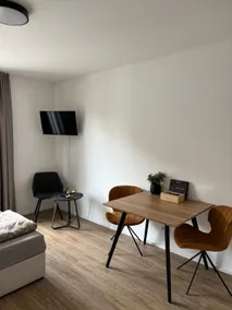 Queen Apartment - Image 2