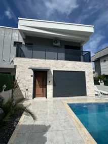 Luxury Villa with a Heated Private Pool Year-Round - Image 3