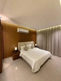 1BR|Luxurious apartmen|65-smart Tv| Great location - Image 4