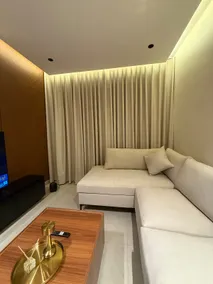 1BR|Luxurious apartmen|65-smart Tv| Great location - Image 3